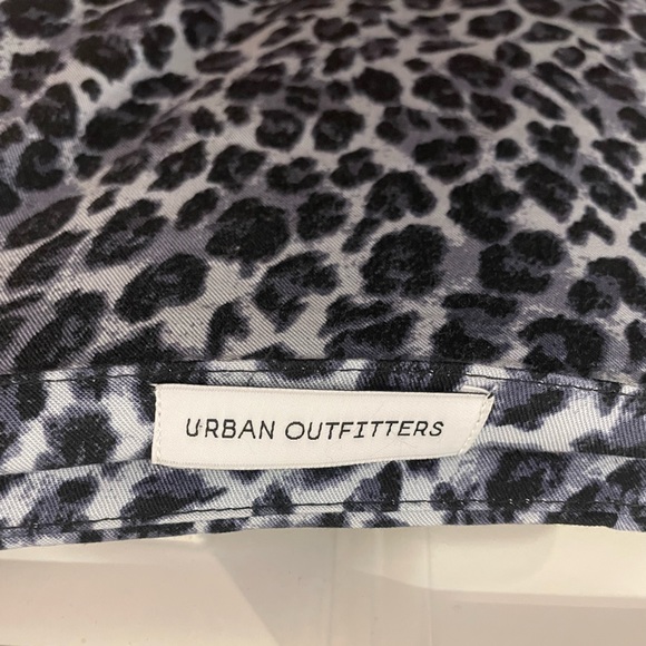 Urban Outfitters Leopard Tie up skirt - Picture 4 of 4